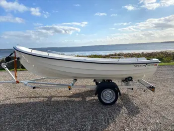 Fjordjollen 430 Fisk (Sammensæt med motor og trailer)