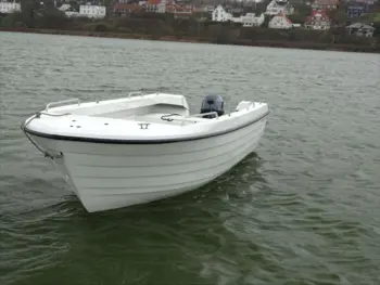Fjordjollen 550 Fisk (Sammensæt med motor og trailer)